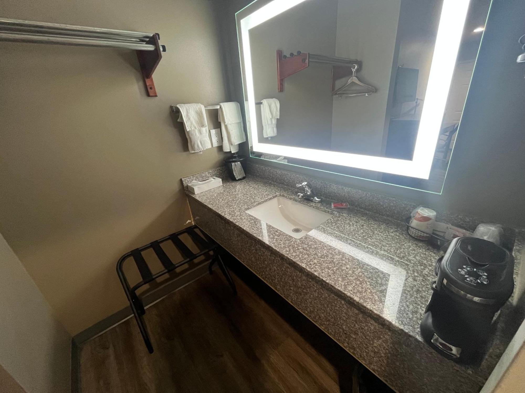 Econo Lodge Inn & Suites Murfreesboro Dış mekan fotoğraf